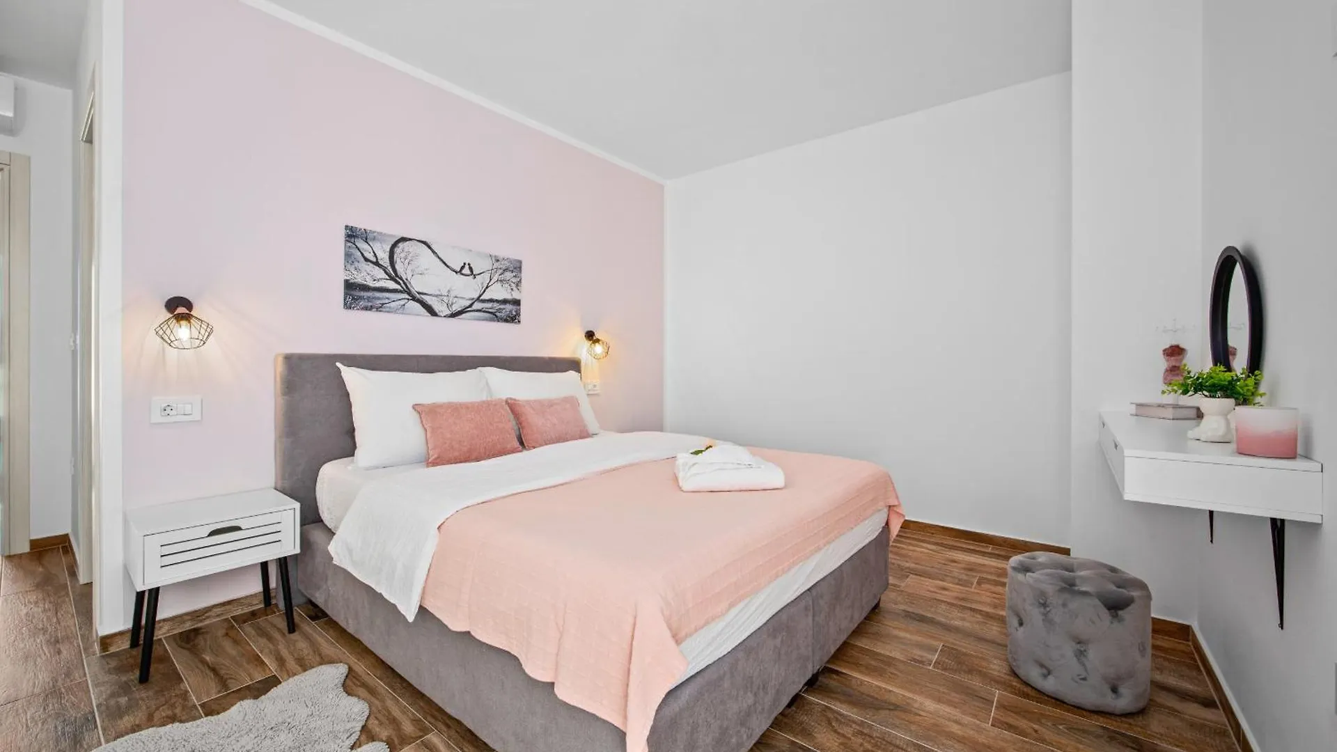 Villa Lu Near Fazana For 7 People With Private Pool, Kids Playground & Sea View Galižana