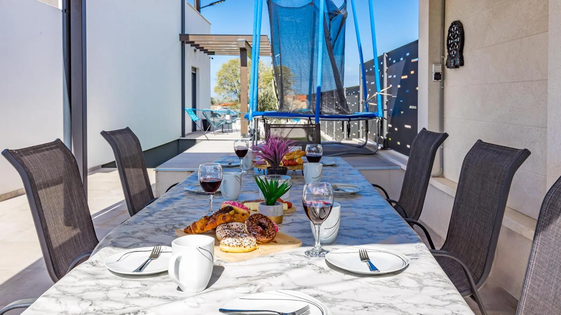 Villa Lu Near Fazana For 7 People With Private Pool, Kids Playground & Sea View Galižana