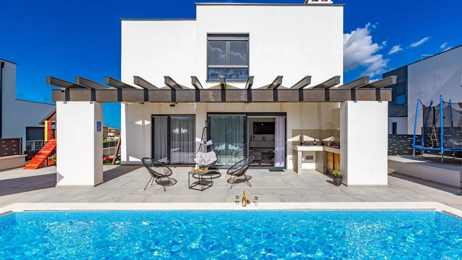 Villa Lu Near Fazana For 7 People With Private Pool, Kids Playground & Sea View Galižana 0*,  克罗地亚